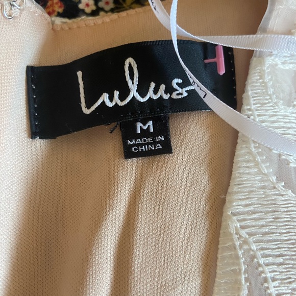 LULUS Embroidered Floral Organza Romper Sz M NWOT - Picture 4 of 8